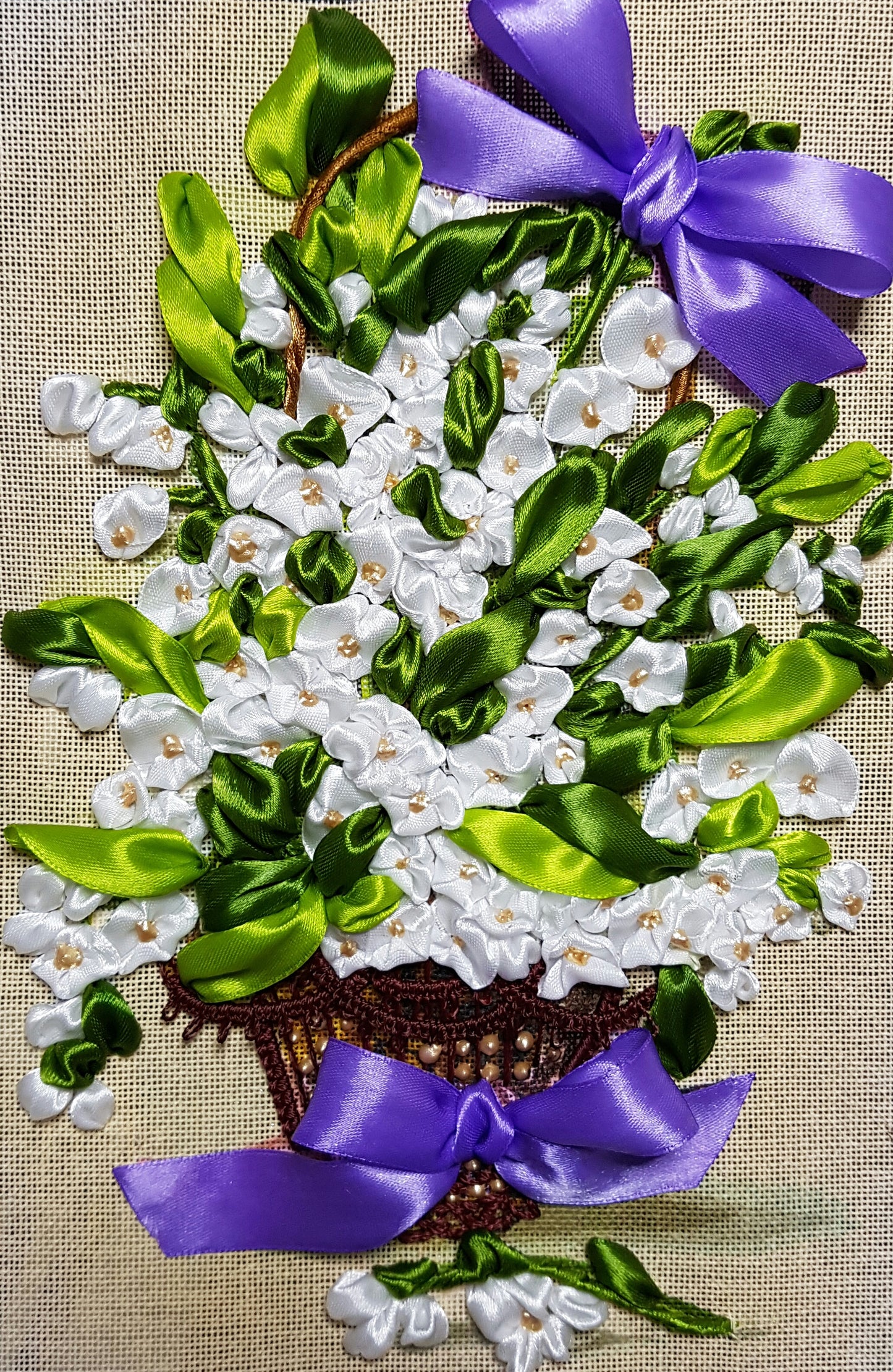 Lacramioare - Broderie cu panglici ( 3D )