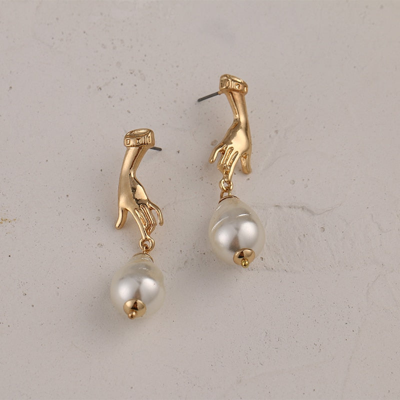 Golden Wealth Palm Finger Dangle Drop Earrings Unique Imitation Pearl Metal Earrings
