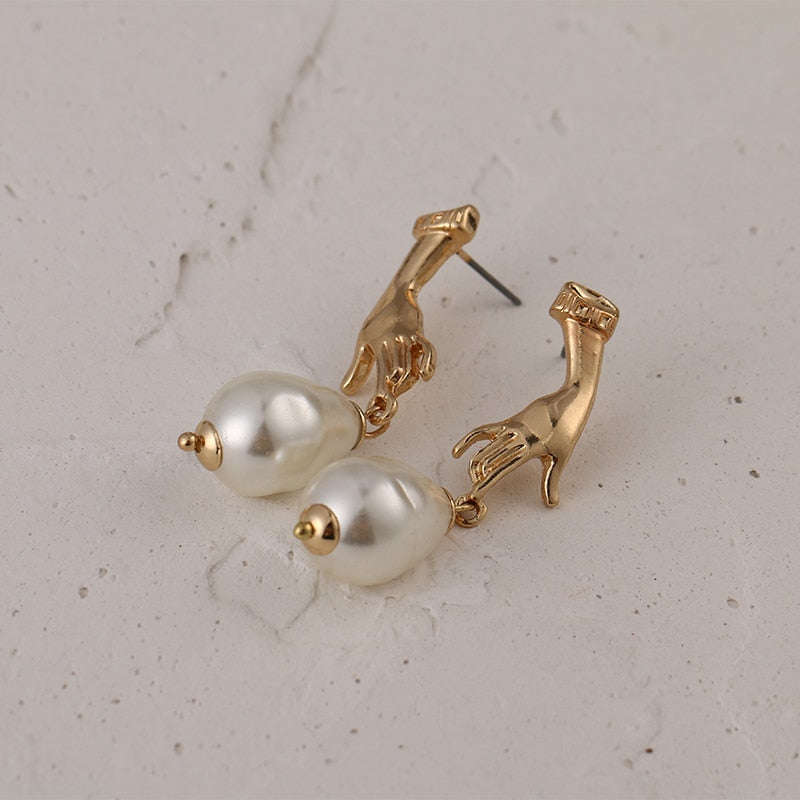 Golden Wealth Palm Finger Dangle Drop Earrings Unique Imitation Pearl Metal Earrings