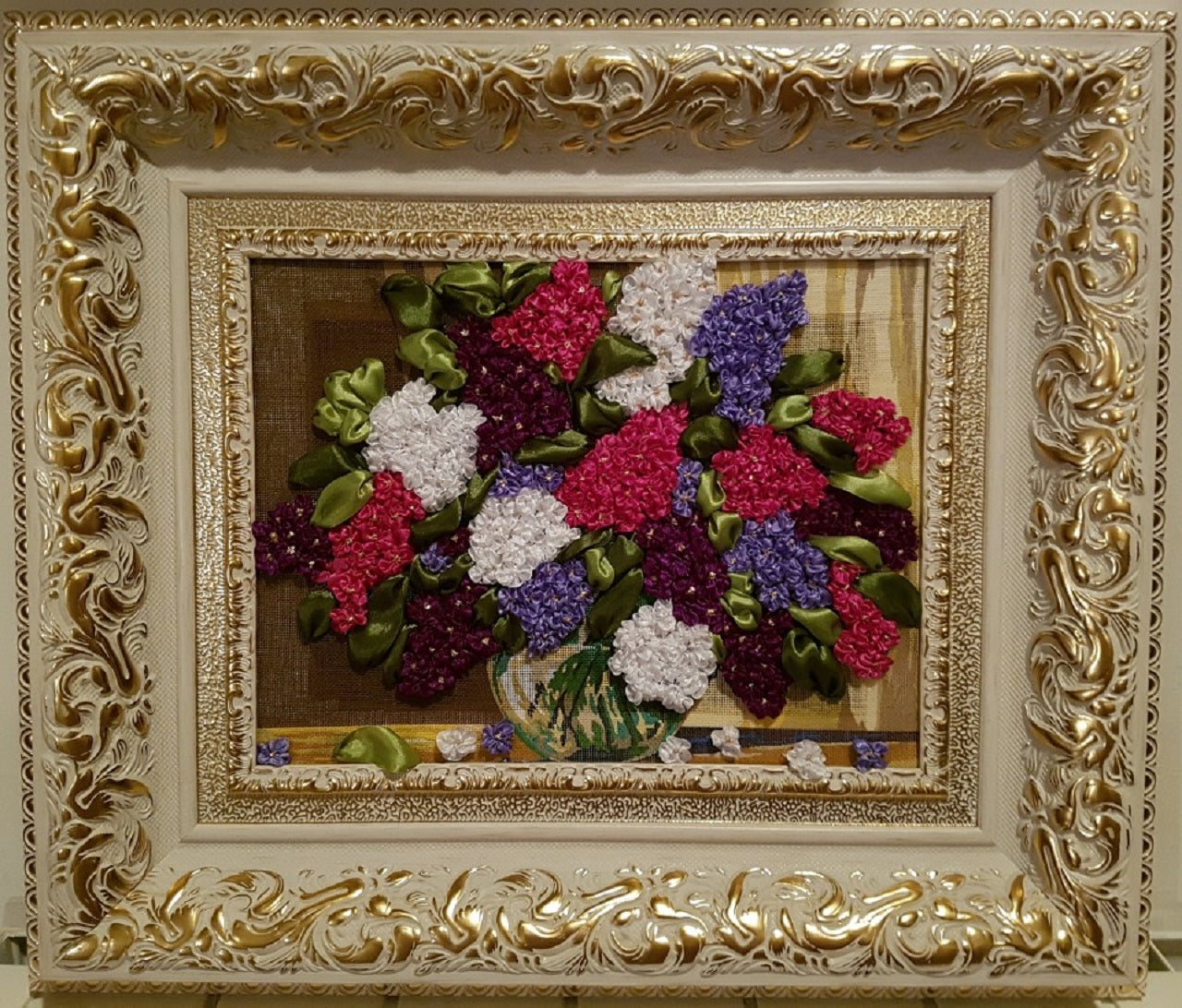 Flori de Liliac - Broderie cu panglici ( 3D )